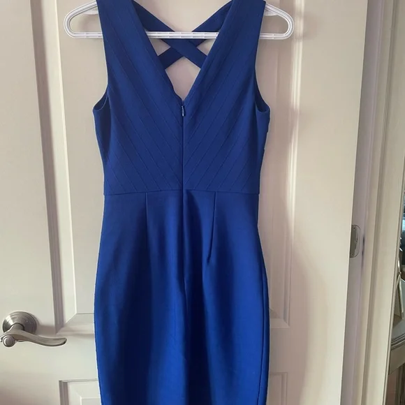 Guess - Picture 2 of 4